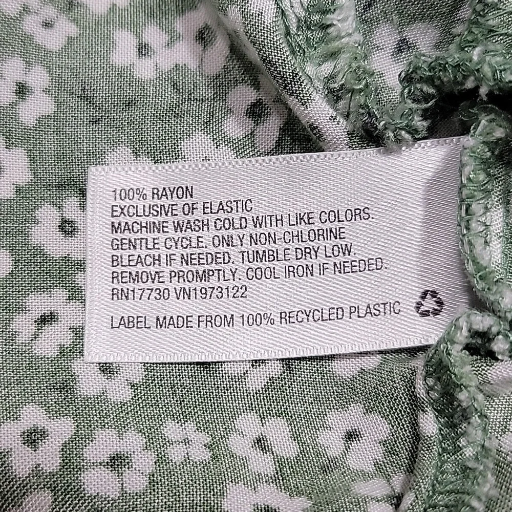 Wild Fable Size L Green Floral Cinch Front Crop Halter Top, Exc. Used Condition